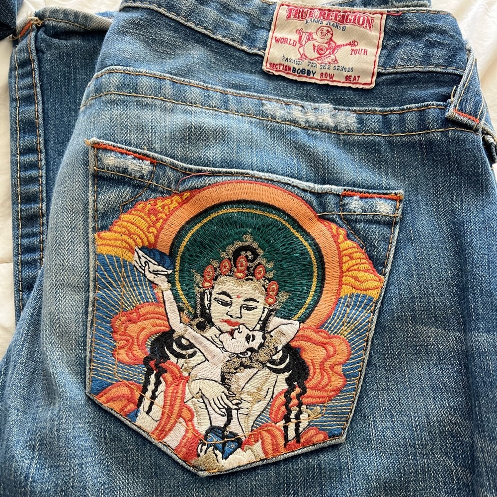 True Religion low rise w/gorgeous embroidery